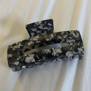Black And White Claw Clip